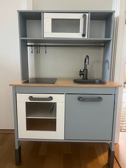 Fint målat IKEA leksakskök Duktig