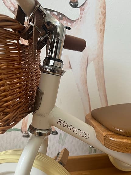 Banwood trehjuling (vit) med korg