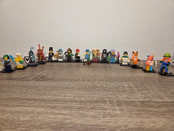 Lego - Minifigurer - Serie 19 (2 av 3)