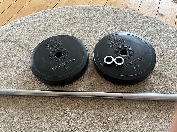 Weider Olympian skivstång 6kg med 2 viktskivor 2x6 kg. Total vikt 18 kg