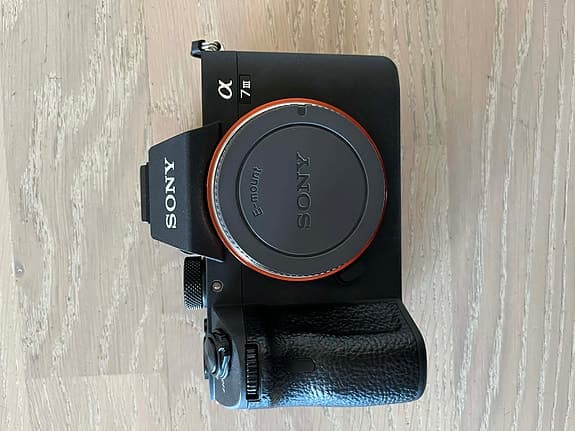 Sony a7iii kamerahus + SanDisk Extreme pro