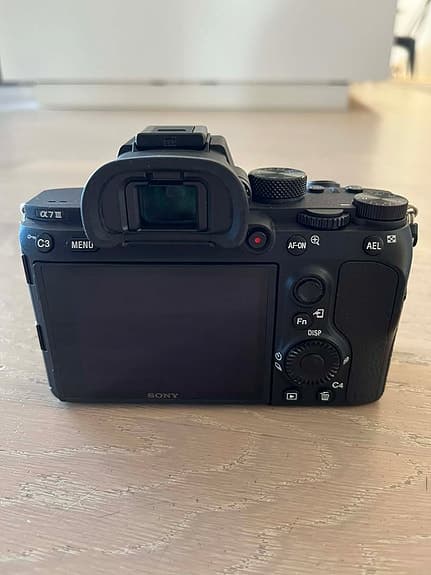 Sony a7iii kamerahus + SanDisk Extreme pro