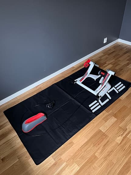 Elite Qubo Power Smart B+ cykeltrainer med matta