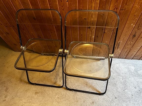 Giancarlo Piretti Plia folding chairs