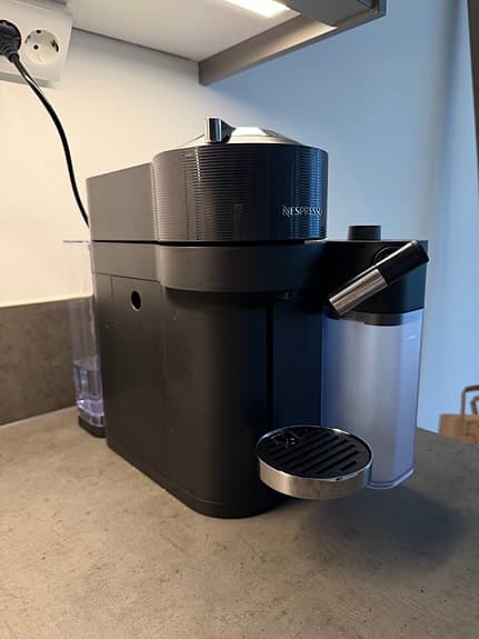 Nespresso Vertuo Lattissima kapselmaskin By Delonghi