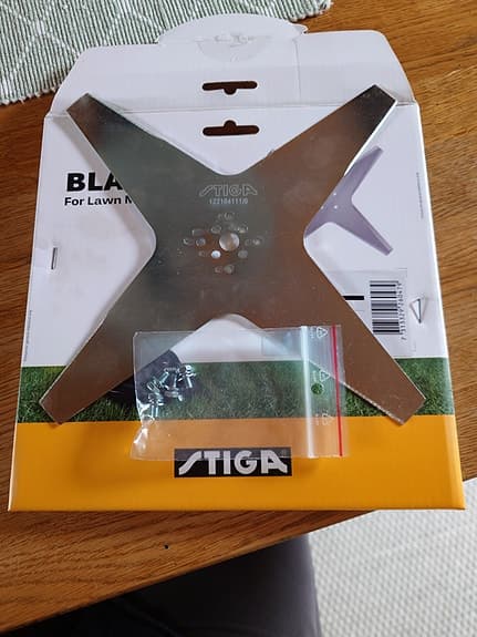 Stiga blad för robotgräsklippare i metall