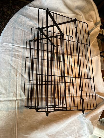 Ställ för tre plåtar svart metall