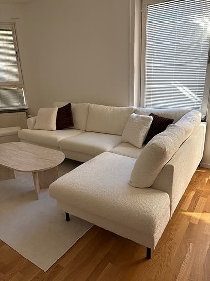 Menard divan soffa i Bouclé