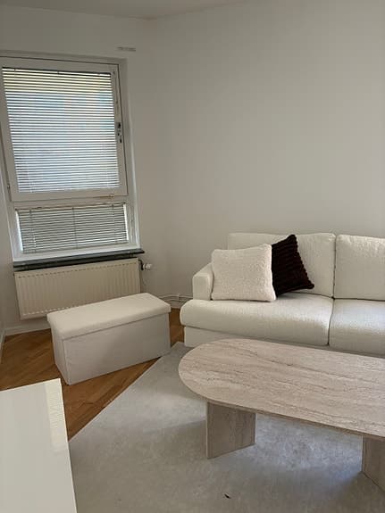 Menard divan soffa i Bouclé