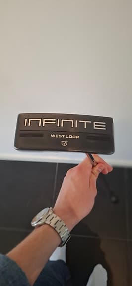 Wilson Infinite West Loop putter