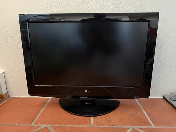 LG tv svart 32 tum