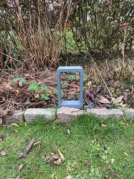 Trädgårdsbelysning - markbelysning - Terraluxe  30 cm höga. Grå metall. 6000K.