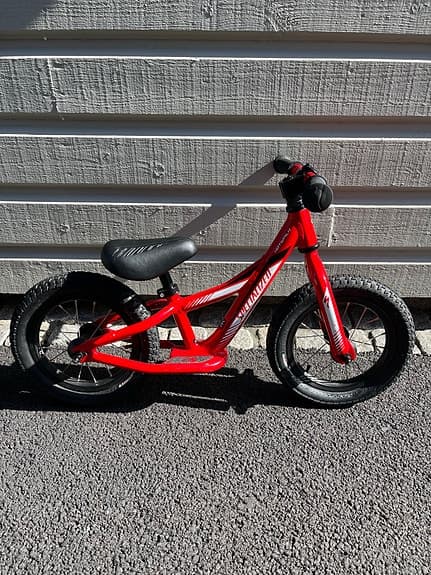 Specialized - Hotwalk springcykel röd, 12"