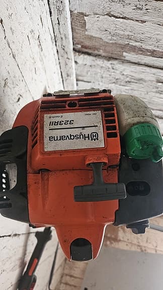 Husqvarna grästrimmer 323RII