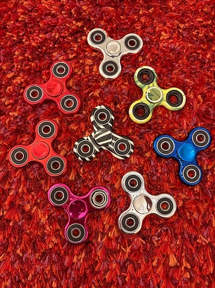 Fidget spinners i olika färger (8 st)