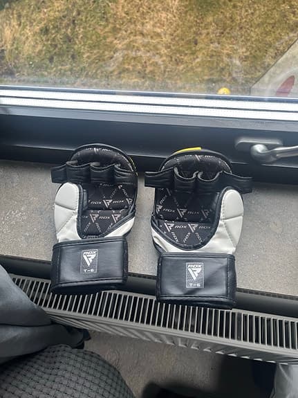 RDX MMA-handskar S