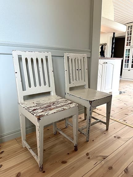 Stolar med otrolig patina
