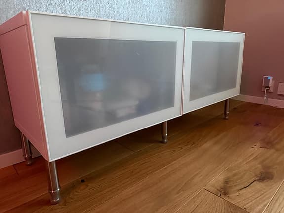 Skåp BESTÅ med glasdörr