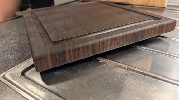 Handgjord skärbräda i Valnöt