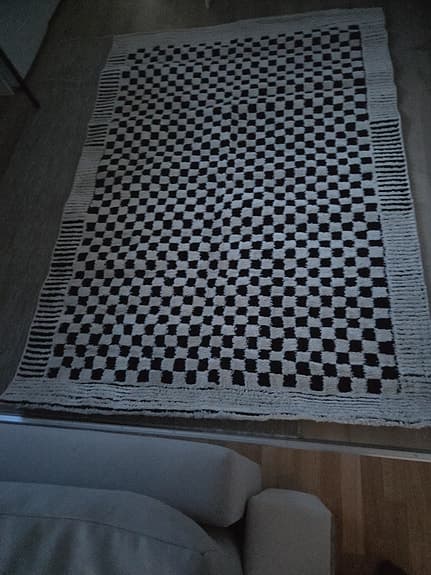 IKEA matta rutmönster svart och vit