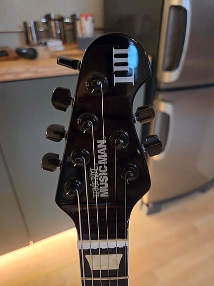 Music Man Luke 3 HH BFR Tumescent
