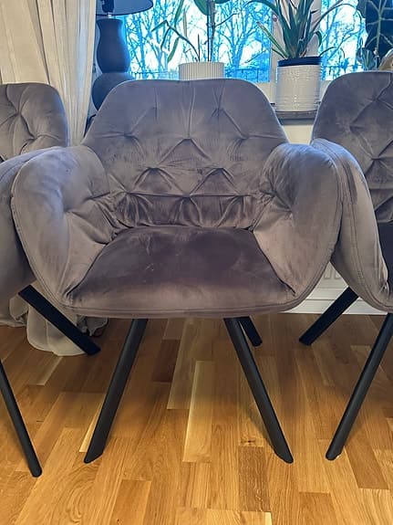 4 stolar från mio grå sammet/velour