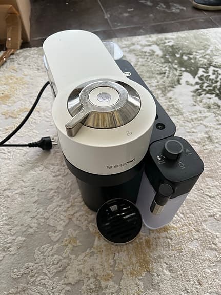 Nespresso Vertuo Lattissima Kapselmaskin By Delonghi