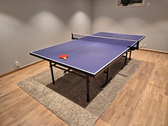 Bordtennisbord i nyskick!