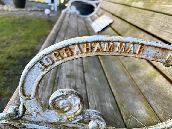 Norrahammars Bruk trädgårdsbänk gjutjärn och trä.