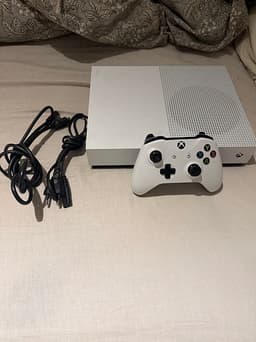 Microsoft Xbox One S spelkonsol vit