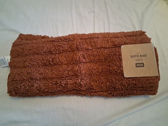 Badrumsmatta, brun luddig.