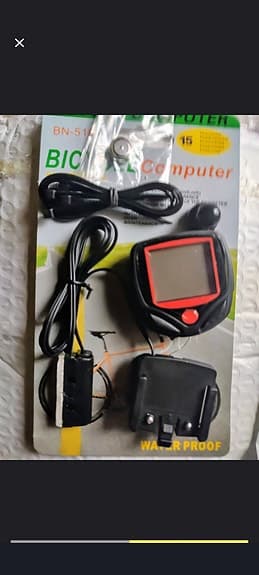 Cykeldator med trådad sensor svart röd