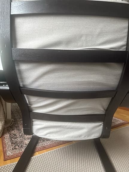 Fåtölj från ett rök och husdjursfritt hem.