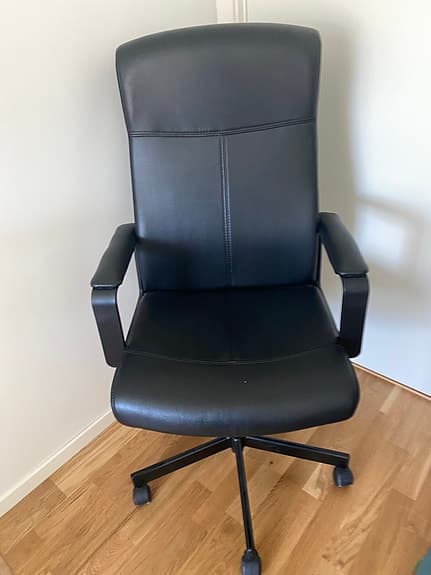 IKEA kontorsstol svart konstläder