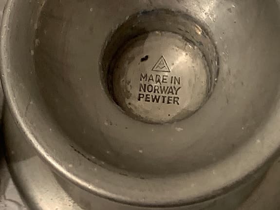 Ljusstakar i norskt tenn