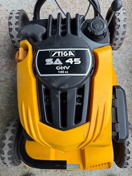 Stiga SA 45 Multiclip Självgående gräsklippare gul