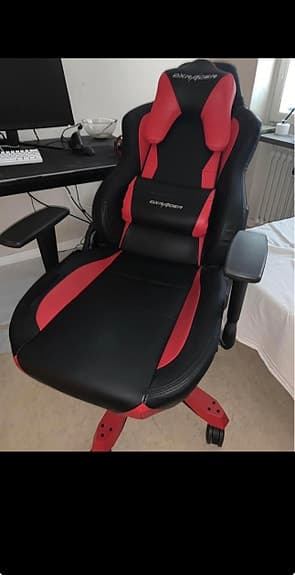 DX RACER gaming chair