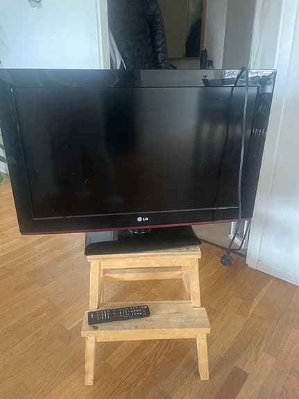 LG 32LD350N tv 32 tum svart