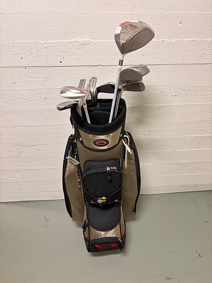 Golfklubbor/golfset dam