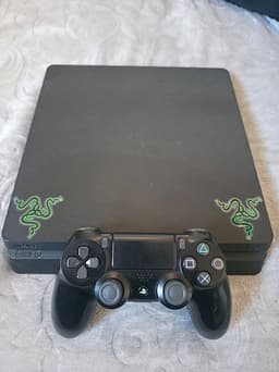 Sony Playstation 4 + spelkonsol