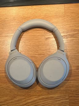Sony WH-1000XM4 hörlurar trådlösa over-ear beige