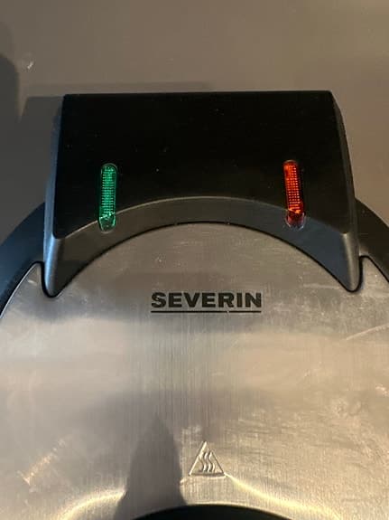 Severin våffeljärn rund svart