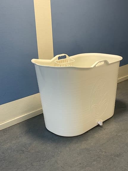 Plastbalja badbalja vit med tappkran för vuxna