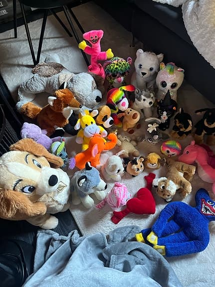Gosedjur , nallar bla Ty och Emotion Pets Bambi Praline