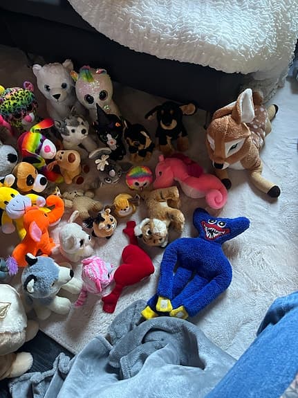 Gosedjur , nallar bla Ty och Emotion Pets Bambi Praline