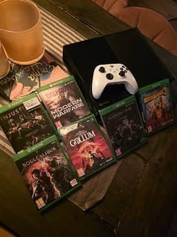 Xbox One + handkontroll + 6 spel – komplett paket