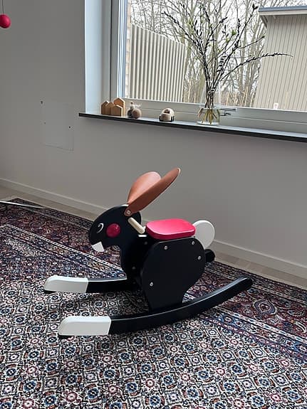 Gungkanin Svart | Playsam