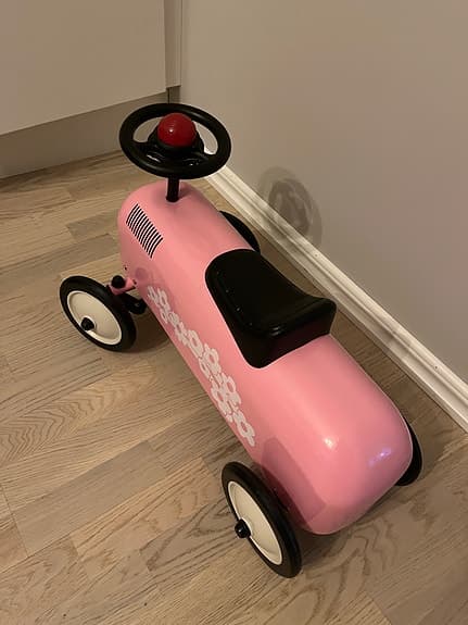 Rosa gåbil - retro modell med tuta