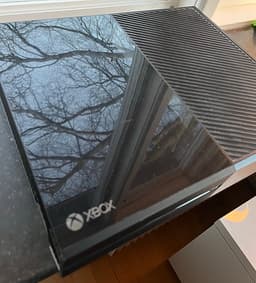 Microsoft Xbox One spelkonsol svart med kontroll