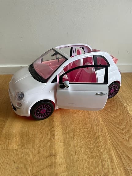 Barbie Fiat 500 leksaksbil vit rosa